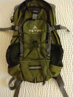 Teton Medium Scout Internal Frame Backpack Rain Cover Included Never Used It's Still For Sale Everyone Want Last Long..Priced To Sale