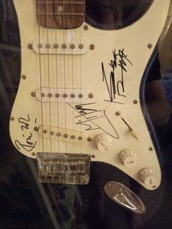 Rolling stone guitar. Mick Jagger, ronwood. And Keith Richards, in display case, no COA.