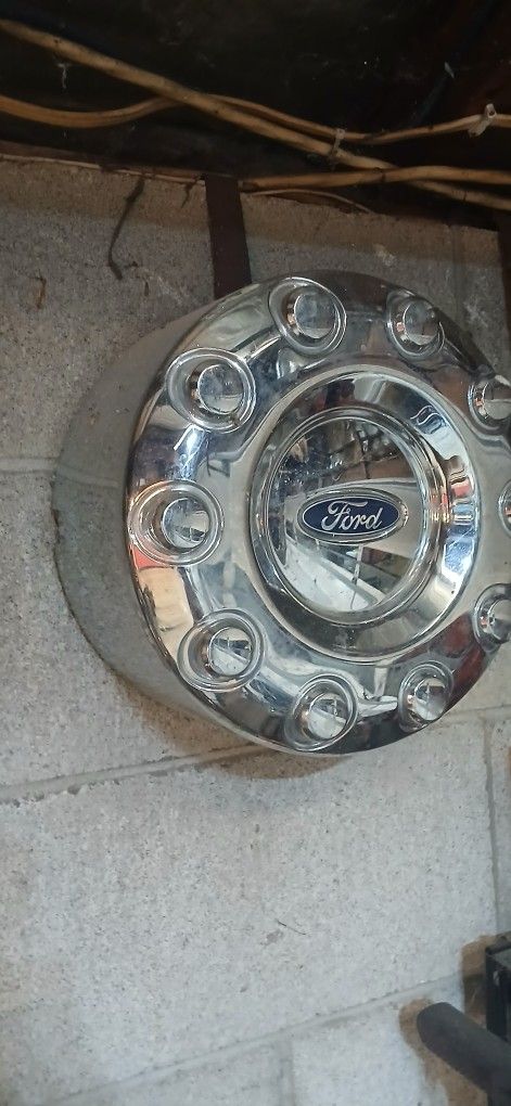 Ford Dully Hub Cap.. 