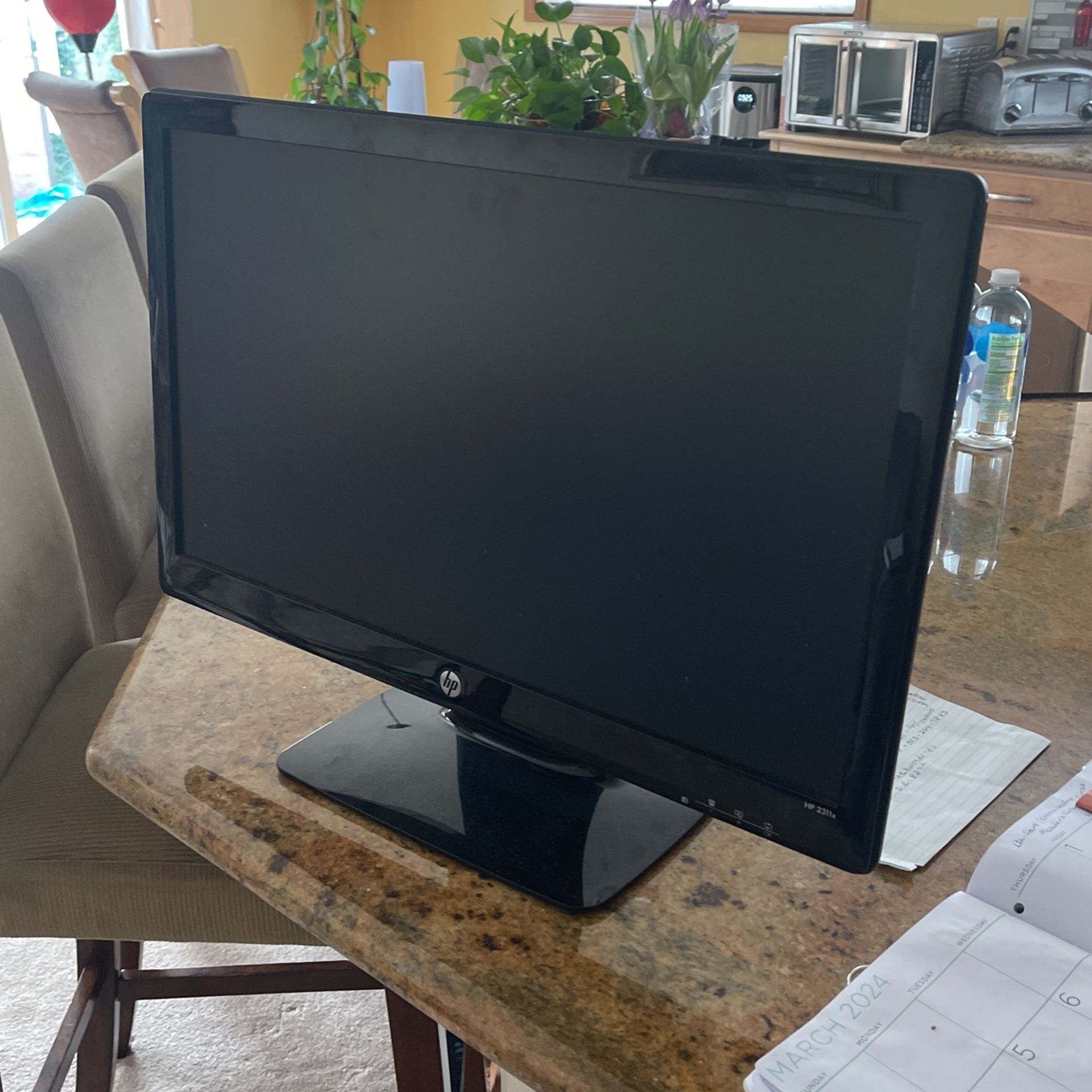 27 Inch HP Monitor