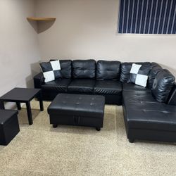 Corner Couch With Side Table & 2 Storage Ottomans