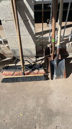 Palas Y Cepillos $4 Cada Uno