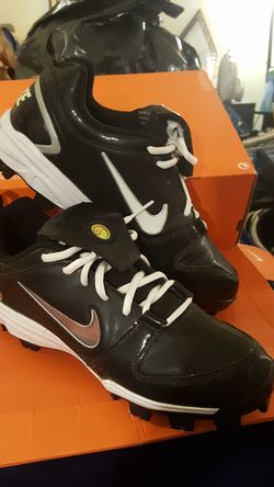 Women's nike softball shoes size 11