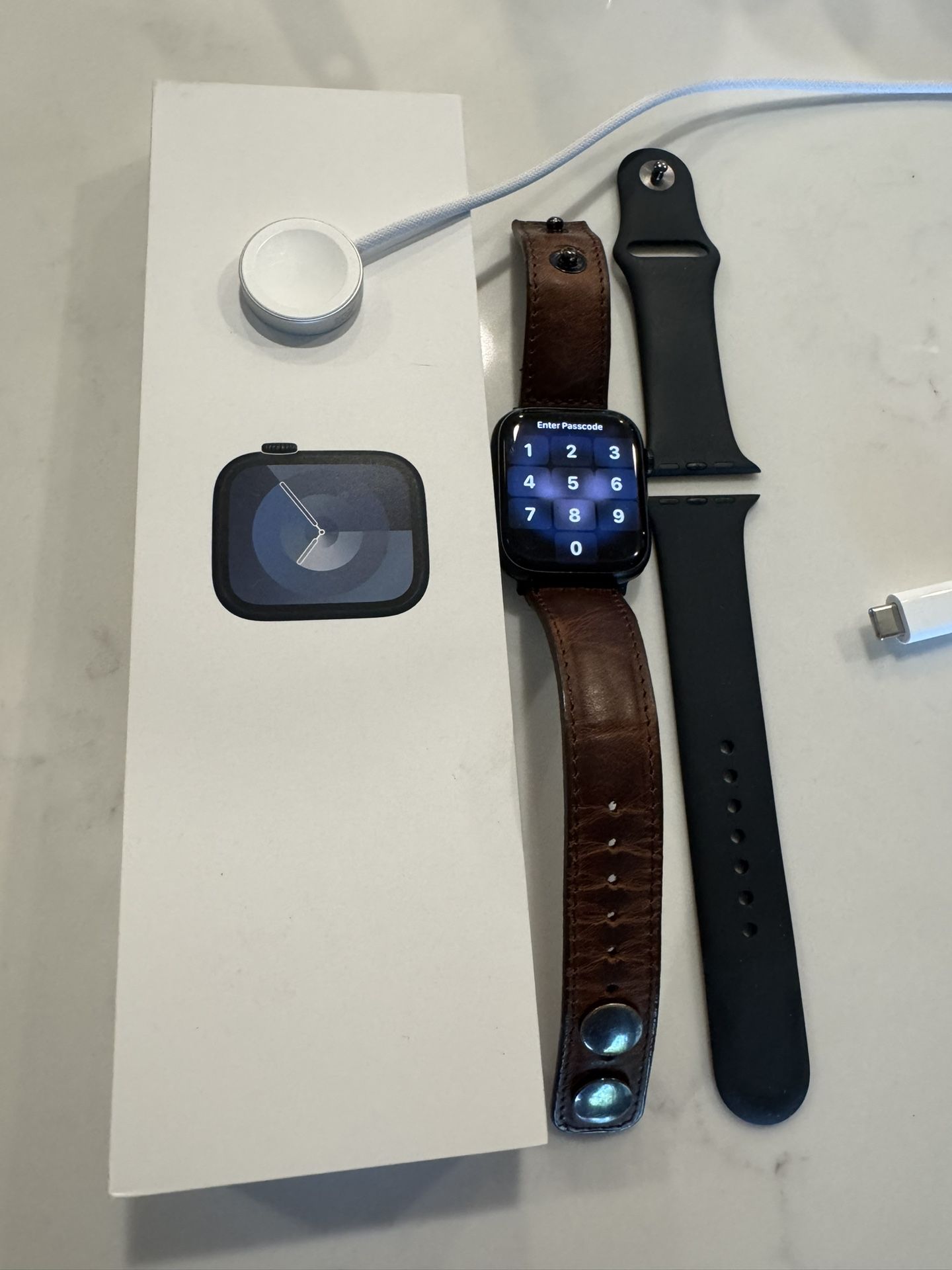 Apple Watch Series 9 45mm Midnight With Box, Charger And Bands