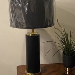 Elegant Pilar Black Metal Table Lamp With The Gold Accent And The Choice Of White Or Black Shade H27.5"