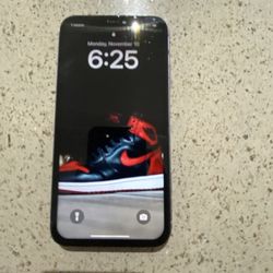 iPhone 11 64 GB 70% Battery Life 