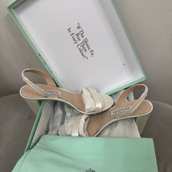 Aquazzura White Heels FOR SALE! 