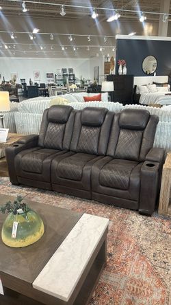 CLEARANCE POWER RECLINING SOFA PICKUP TODAY!
