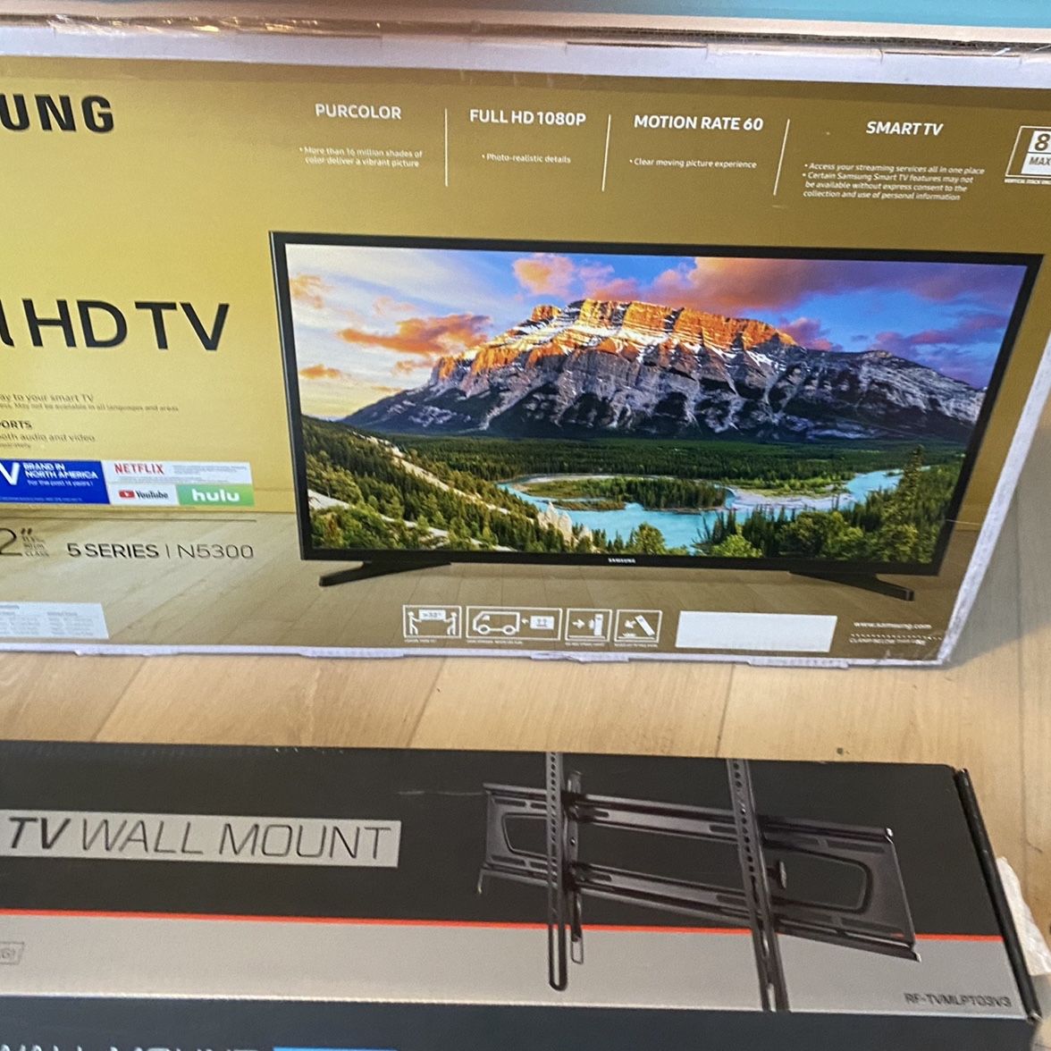 Samsung 32 Inch TV + Wall Mount + Amazon Fire Stick