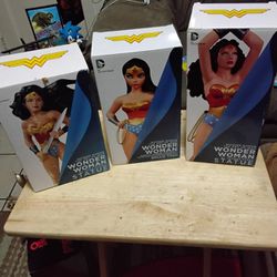 Set Of 3 Wonder Woman Statues  New In Box