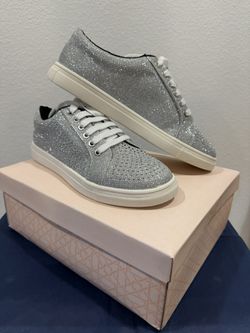 New Badgley Mischka Jewel Sneakers Size 6/9