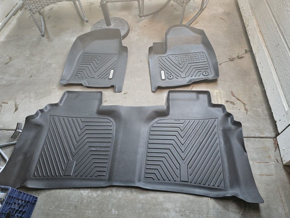 2020-2025 Chevy Silverado Floor Mats $70 For a Truck With A Full Size Door In The Back 