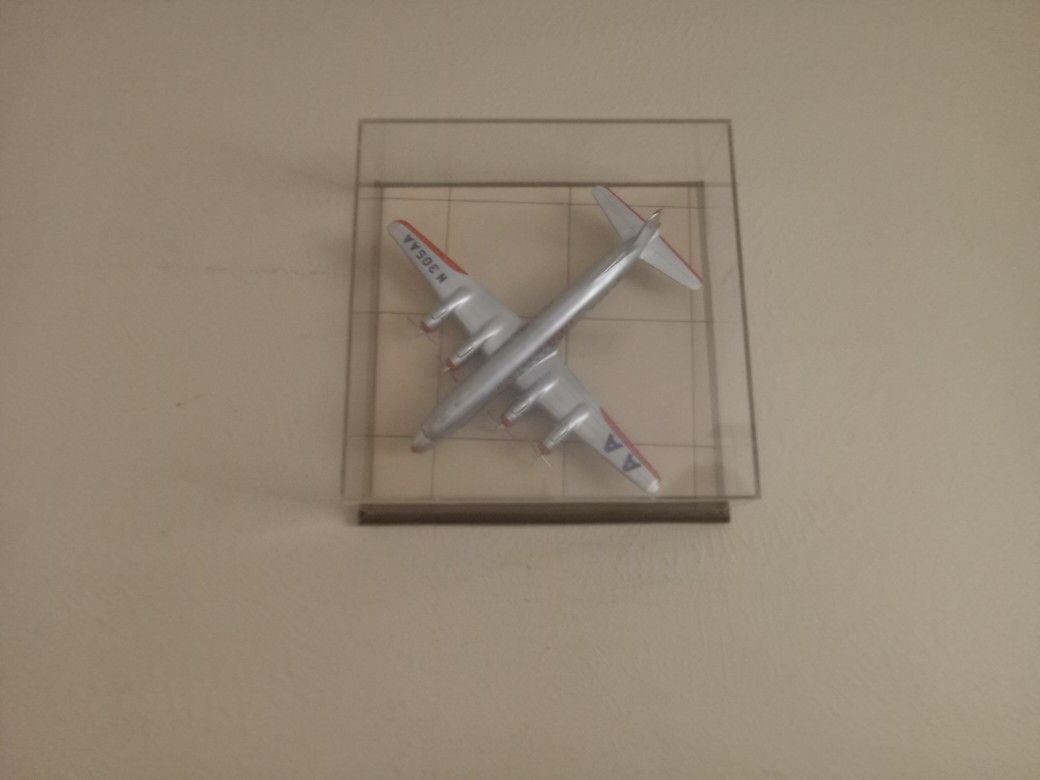 Model....American Airline....AA ....N 305.AA......100bucks