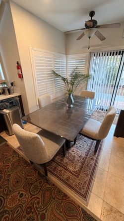 Living Spaces Casey Extendable Dining Set – 4 Chairs