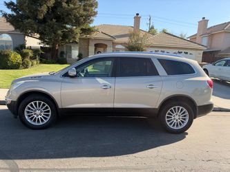Buick Enclave SUV CXL– Tan/Champagne