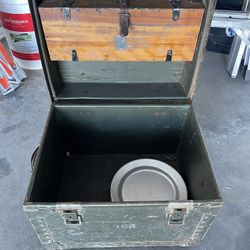 US ARMY Officers Mess Trunk..Vintage