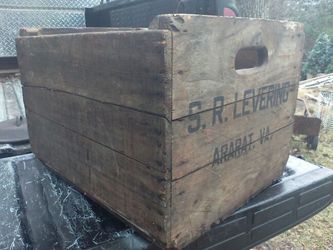 Wooden crate S.R. Levering Ararat, VA