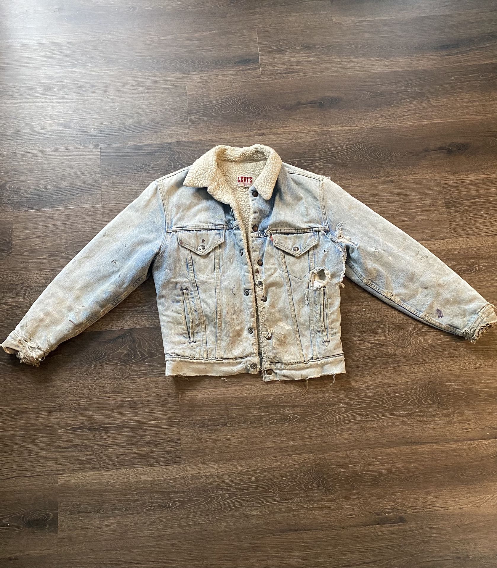 Vintage Levi’s Sherpa Lined Distressed Denim Jacket 