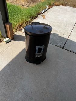 Better Homes & Gardens Step Trash Can