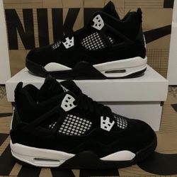 Air Jordan 4 White Thunder Size 7