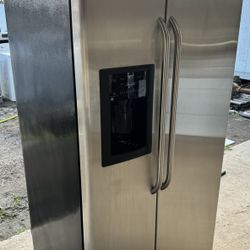 GE REFRIGERATOR 