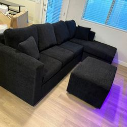 Brand New Black Sectionals With Free Ottoman 
