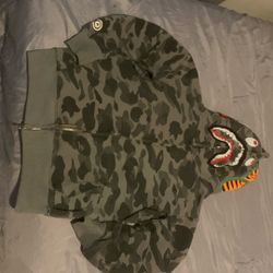 Camouflage Hoodie – Good Condition, Size Small, Price 315