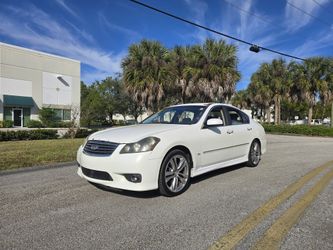 Infiniti M35 Sedan