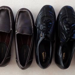 4 pairs of brand new, never worn women’s shoes – Size 6.5.