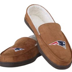 New England Patriots  NFL Moccasin Slipper Tan Men’s Size Medium 9-10