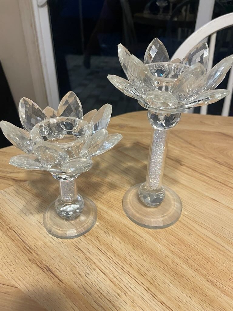 Crystal Lotus Candle Holder Set (2) – Elegant Home Decor