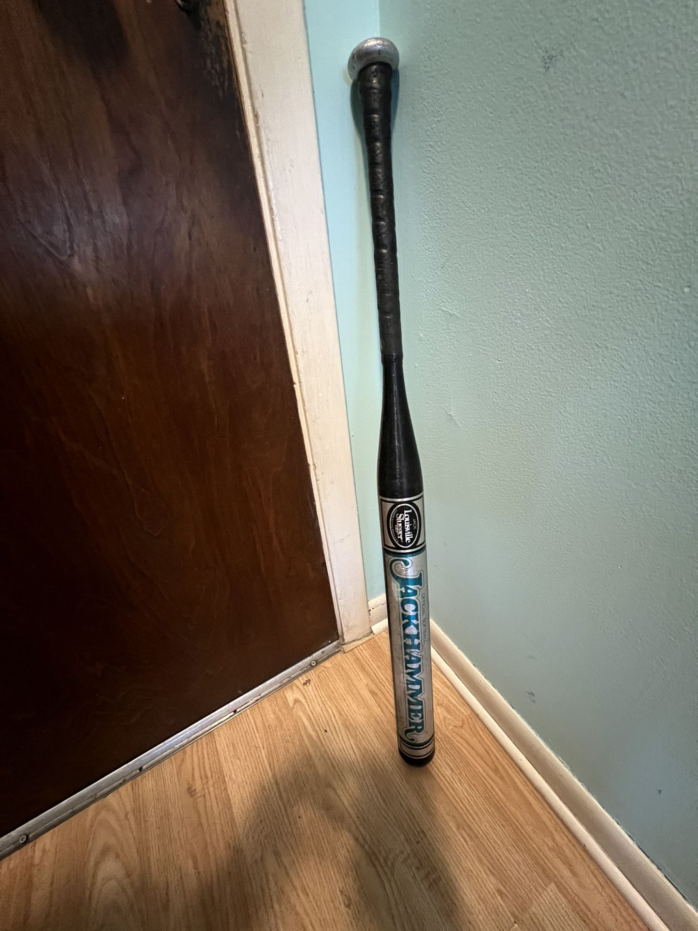 Louisville Slugger “JackHammer” Softball Bat 34” / 29 OZ