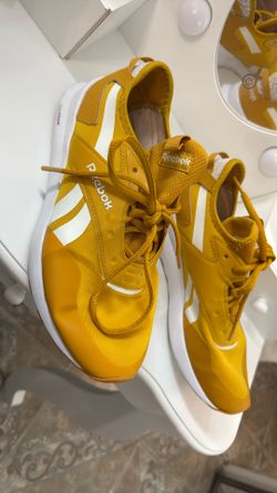 Reebok  Women Tenni Shoes 