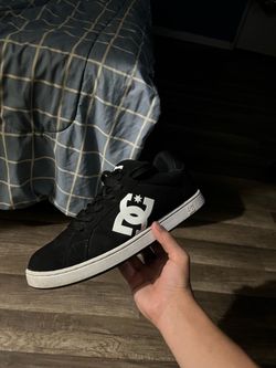 Dc skate shoes