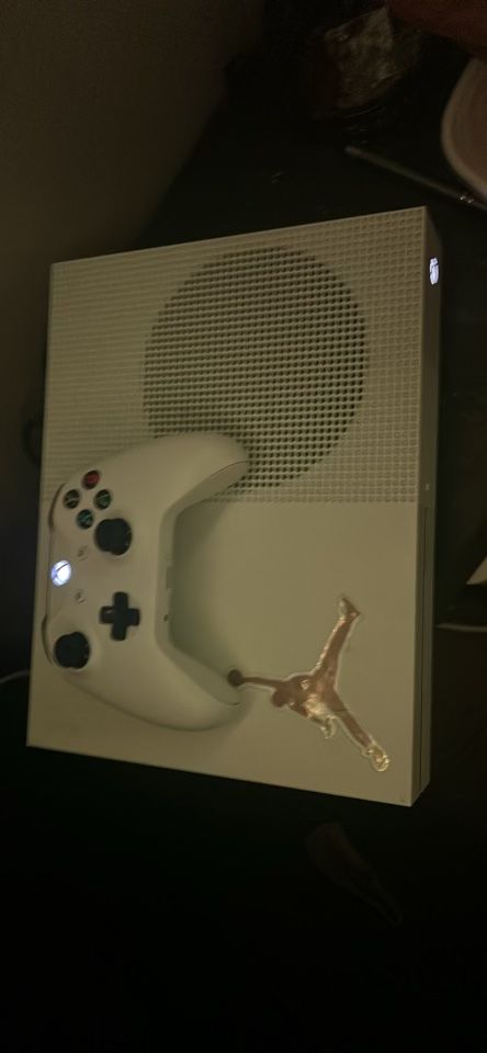 Xbox 1s 