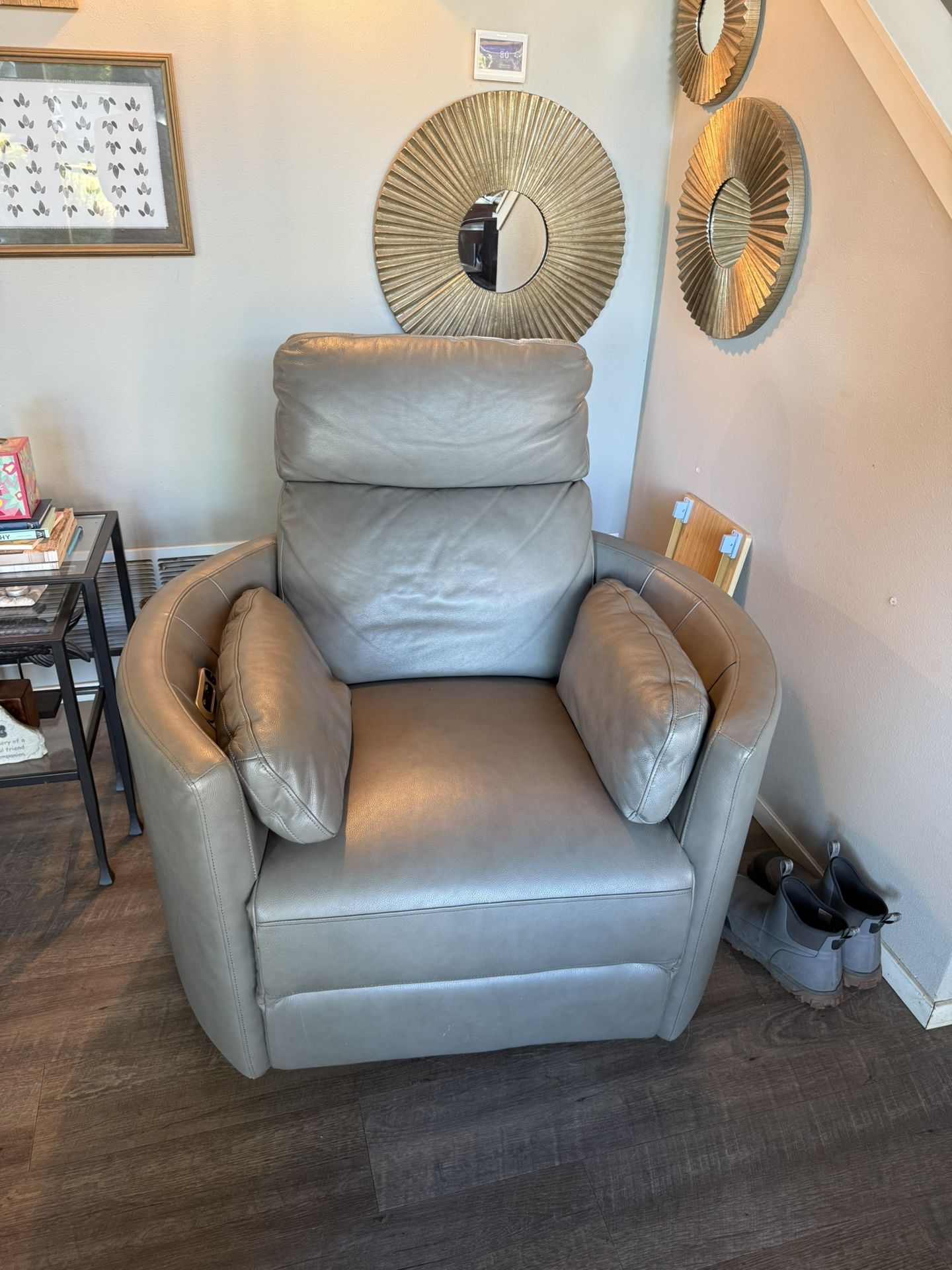 Groovy Leather Swivel, Rocker, Powered Recliner