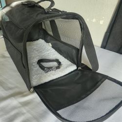 Small Pet Carrier For Cat/Dog. 