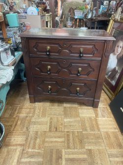 Antique Victorian dresser chest of drawers original handles