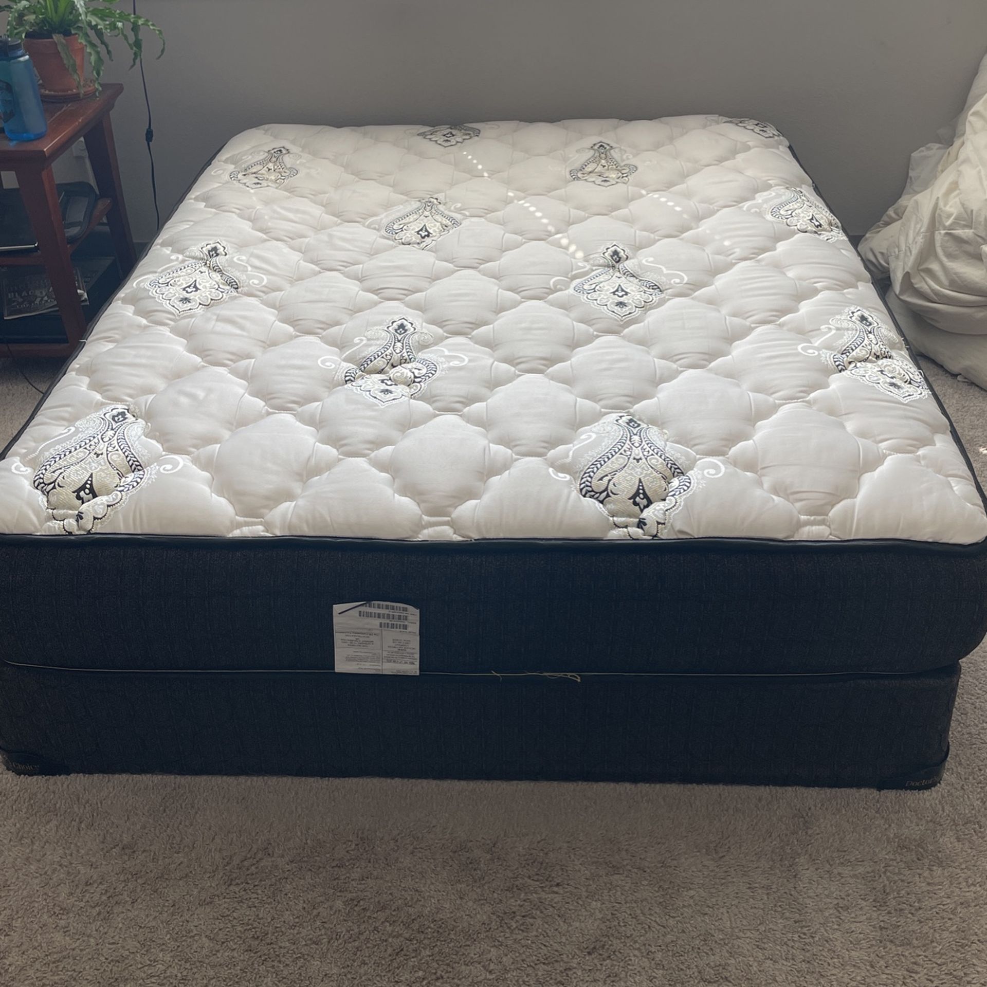 Queen Mattress and Box Spring for Sale in Austin, TX OfferUp