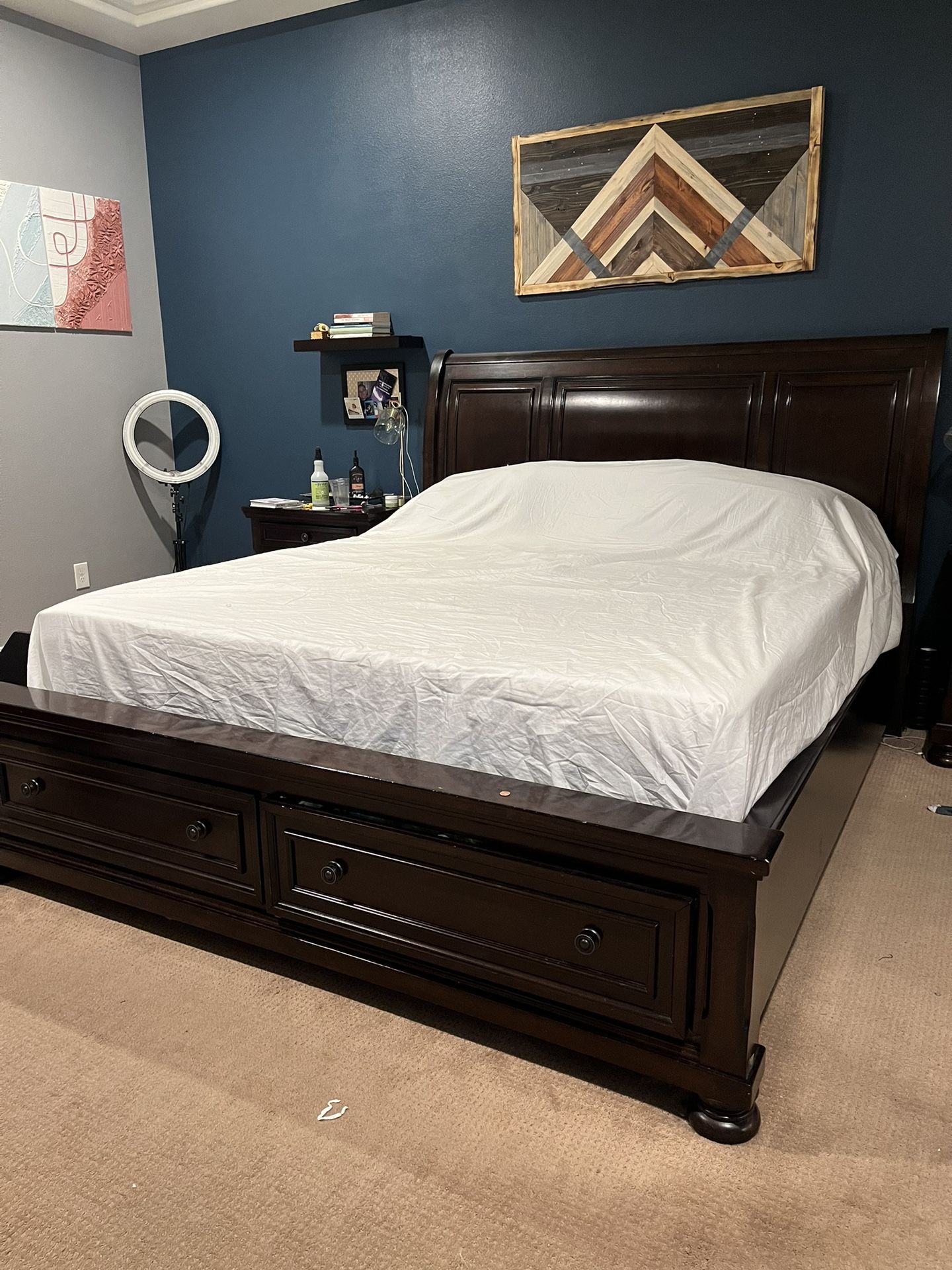 Cal King Bed Set for Sale in Las Vegas, NV OfferUp