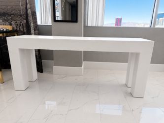 Chunky Heavy modern console