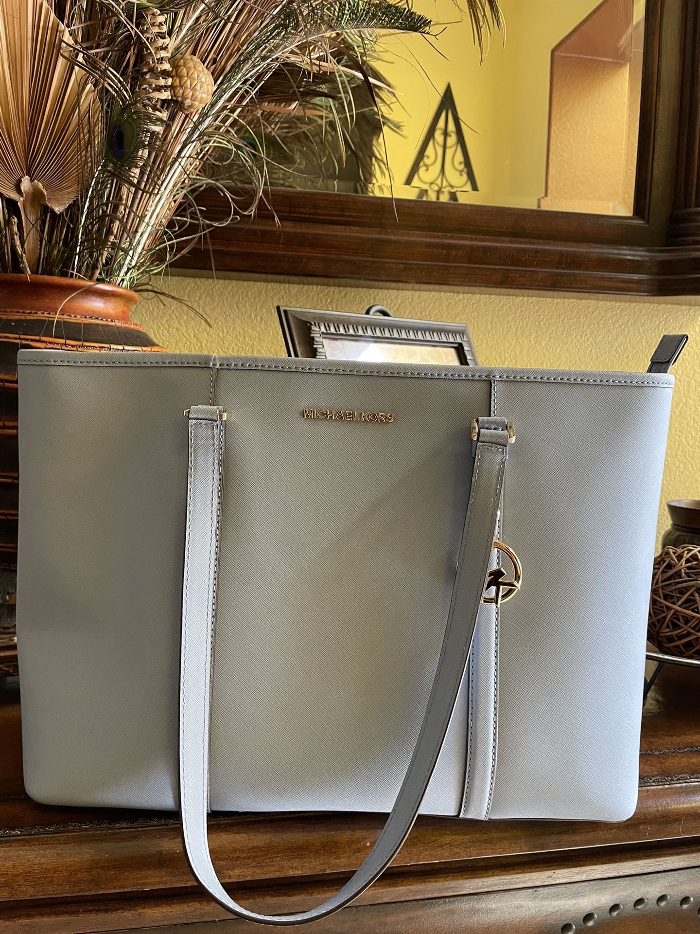 New Michael Kors Pale Blue Saffiano Leather Multifunction Travel Tote Bag 