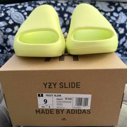 Yeezy Slide