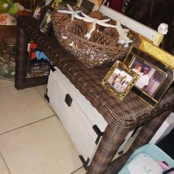 Drexel Heritage Wicker Rattan Look Table 46in 60 Firm