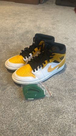 Jordan 1  university gold  size 10.5 men’s