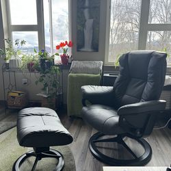 Ekornes Stressless Admiral Recliner & Ottoman