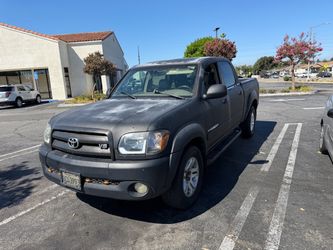 Toyota Tundra V8 Double Cab Pickup Truck