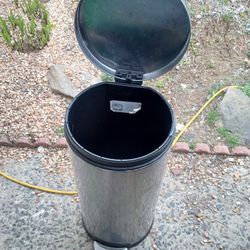 Simple Human 30 Liter Step Trash Can 