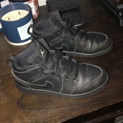 JORDAN 1’S MID