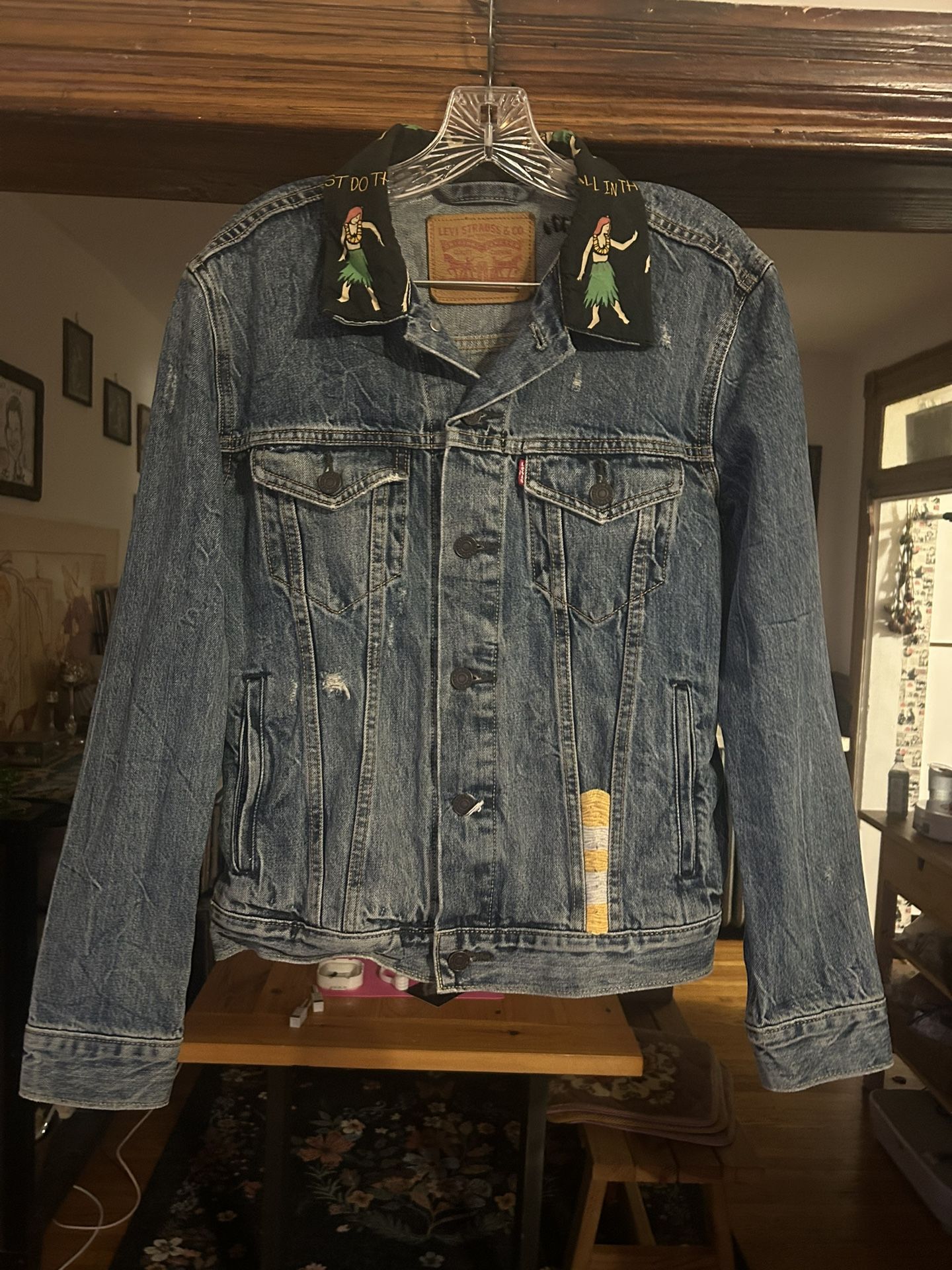 Levis Aloha Hawaiian Collar Type II Trucker Jean Denim Jacket Hula Girl Adult S